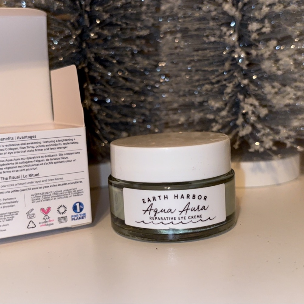 Earth Harbor Aqua Aura Reparative Eye Creme